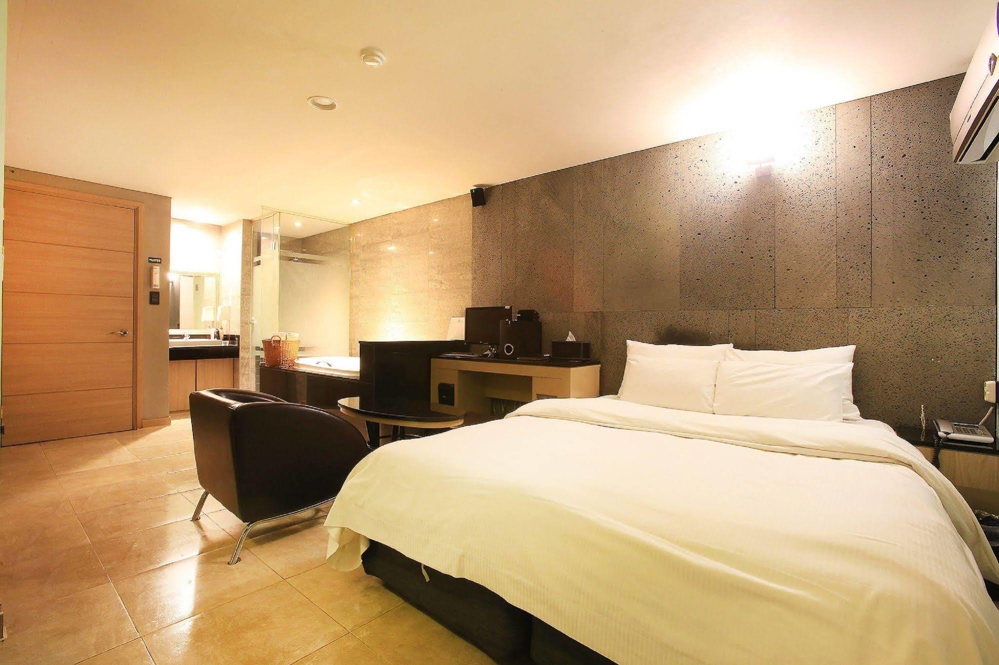 Tara Hotel Seoul Exterior photo